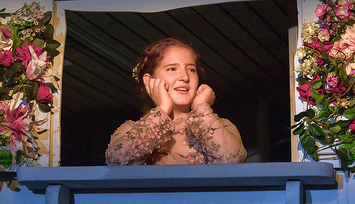 Annelie Horrer ist auf der Bühne zuhause. Nun begeistert sie das Publikum in «Romeo & Giulietta». (Bild: zvg)