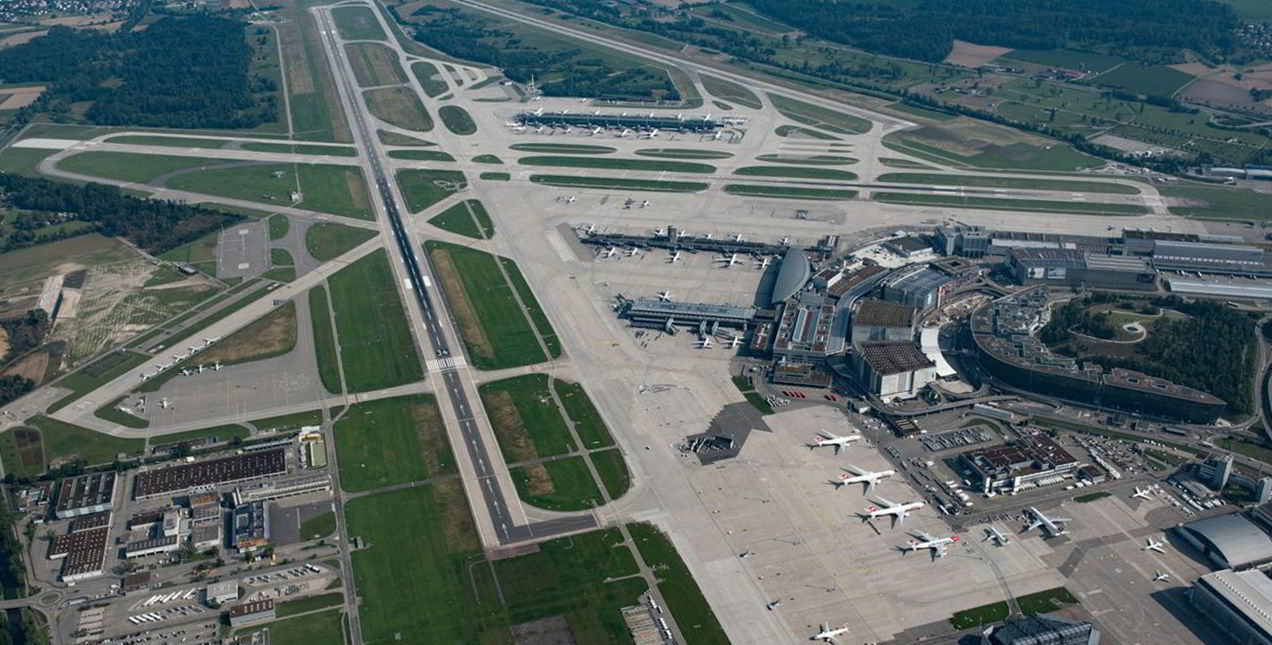 Der Kantonsrat Zürich sagt knapp Ja zu den geplanten Pistenverlängerungen am Flughafen Zürich. (Bild: Flughafen Zürich AG)