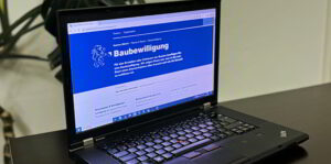 Baubewilligungen können auf der Webseite des Kantons Zürich eingegeben werden. (Bild: zzb)