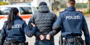 Der mutmassliche Drogendealer wurde verhaftet. (Symbolbild: Kantonspolizei Zürich)